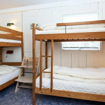 Feriehus Three-bedroom In 6 *